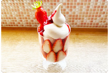 季節のモコモコパフェ